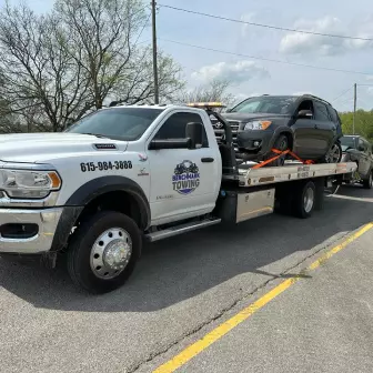 Imagens prova social de clientes da Benchmark Towing